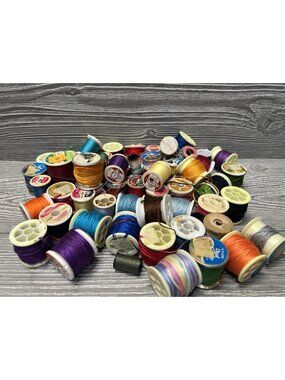 Vintage Sewing Thread Spools Assorted Wooden Plastic Colorful Huge Lot